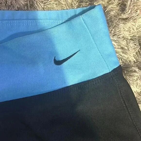 Nike pants women’s cute wide leg and super comfy size medium - Picture 3 of 4